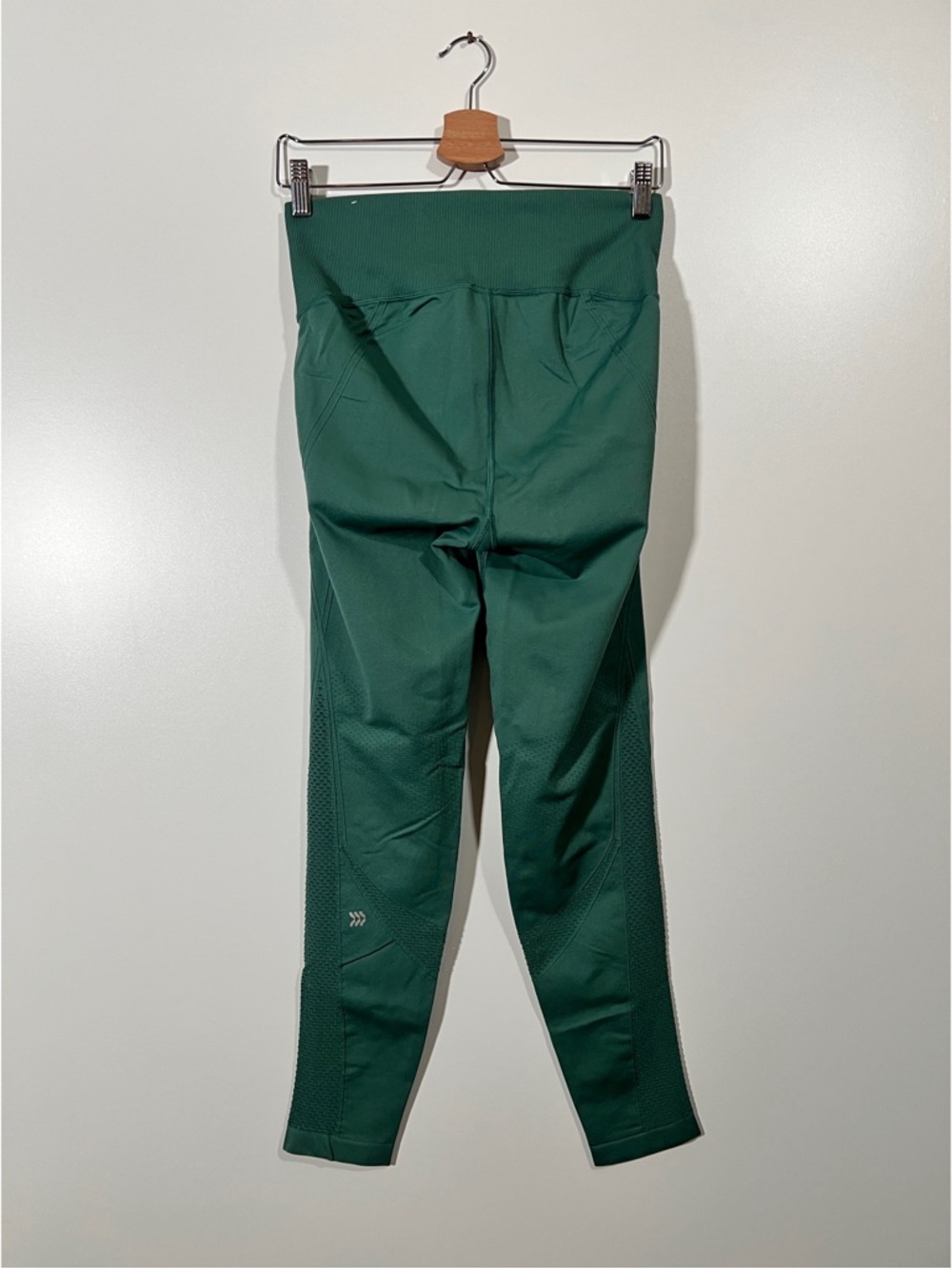 Target Seamless Leggings in Green with cutouts Size Large - Picture 4 of 7